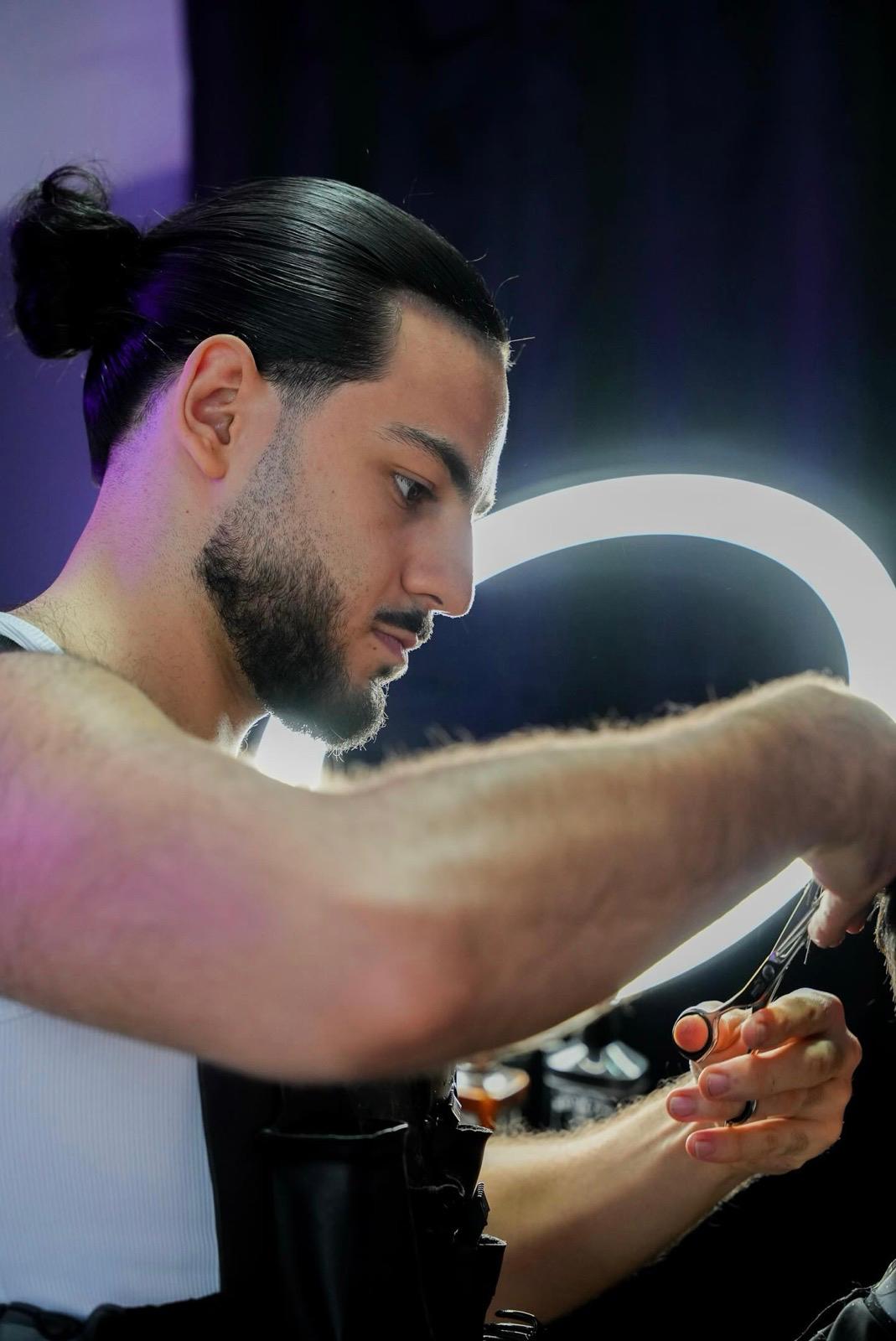 Intérieur du salon Oihan Barber à Bayonne